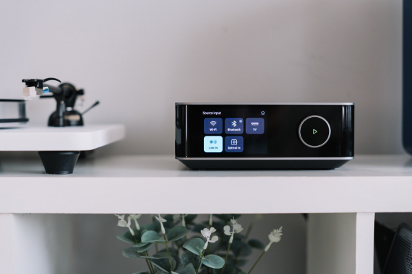WiiM Amp Ultra Space Grey - Streaming-Verstärker, 100 Watt pro Kanal an 8 Ohm / 200 Watt an 4 Ohm